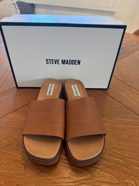 Steve Madden Tan Brown Slide Sandals